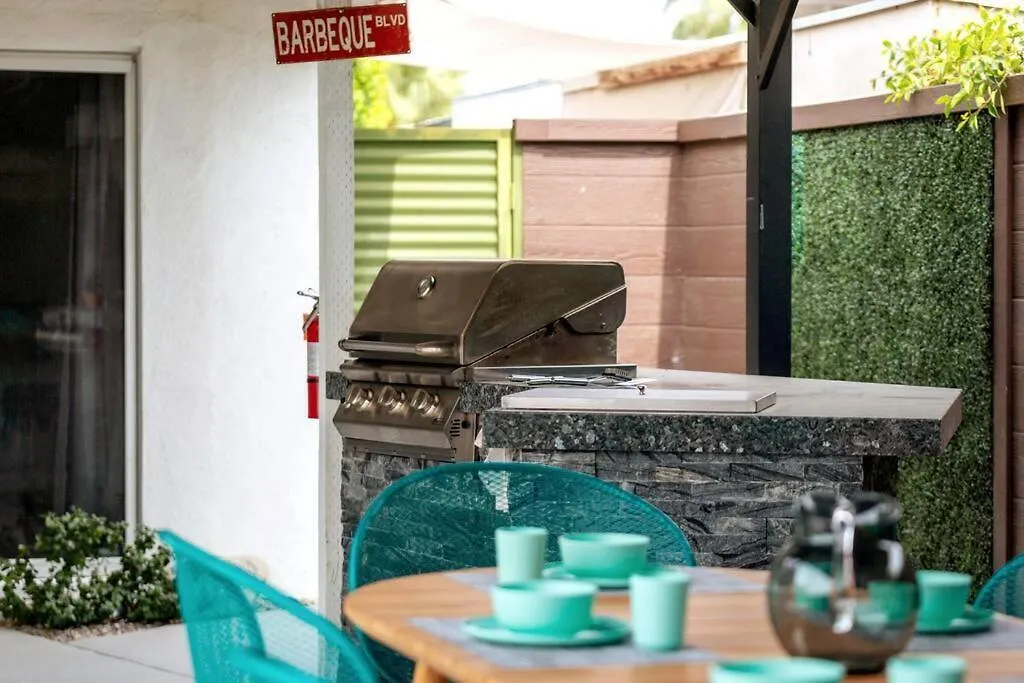 Holiday home Mid-Century Gem - Pool Jacuzzi & Secret Bedroom Palm Springs United States